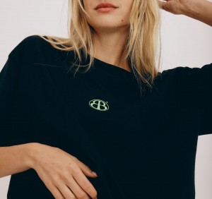 Organic Basics ORGANIC COTTON Merch Boxy Tee Zwart | 10268-KCZB